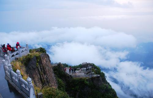 峨眉山山顶